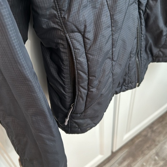 The North Face Winter Jacket Womens size medium. - Picture 5 of 7